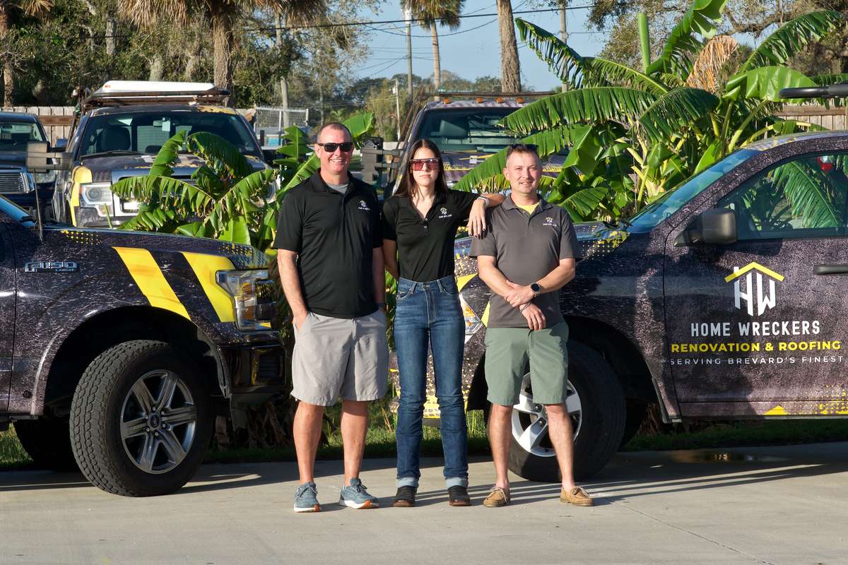 Tile roofing contractor